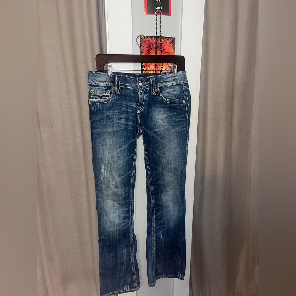 ROCK REVIVAL Jeans size 28! Bedazzled on the back pockets✨. Super cute Y2K! - Picture 2 of 7
